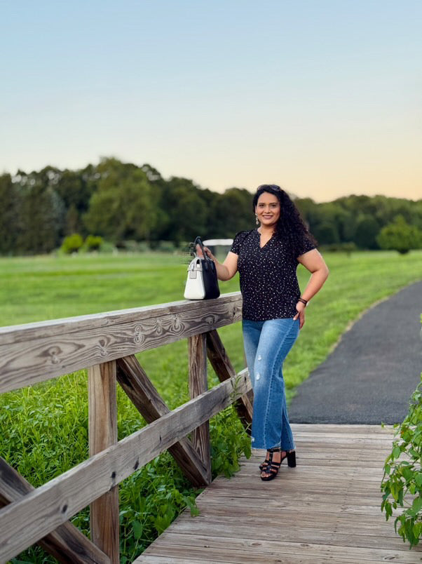 Stepped Waist Hem Rolled Straight Jeans